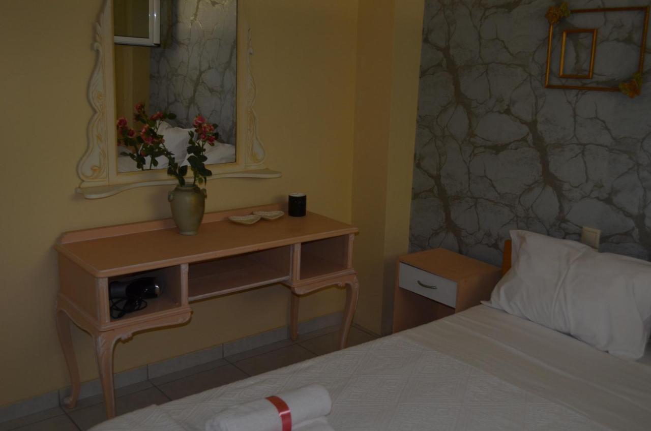 Christinas Garden Apartment Patras Exterior photo