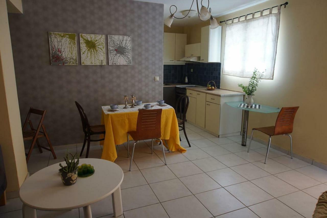 Christinas Garden Apartment Patras Exterior photo