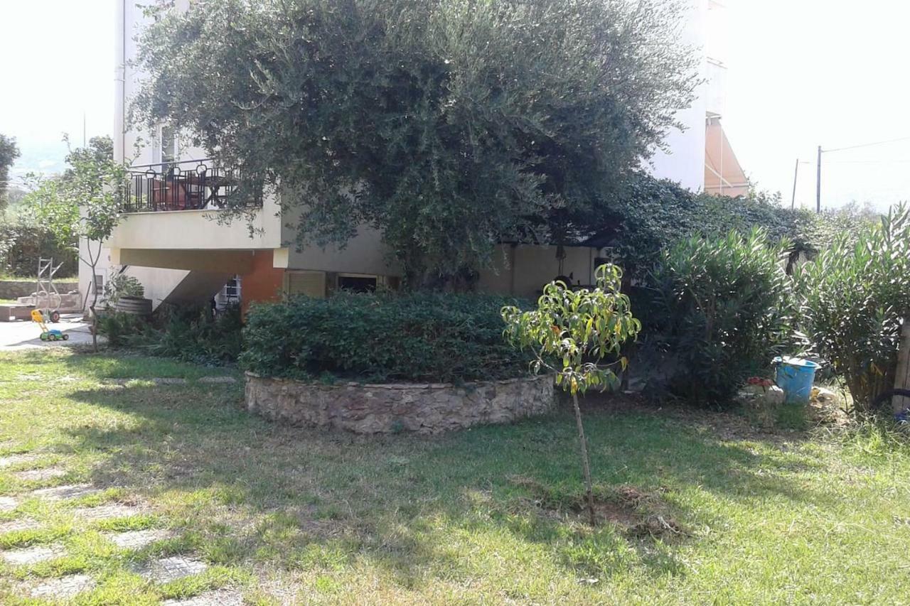 Christinas Garden Apartment Patras Exterior photo