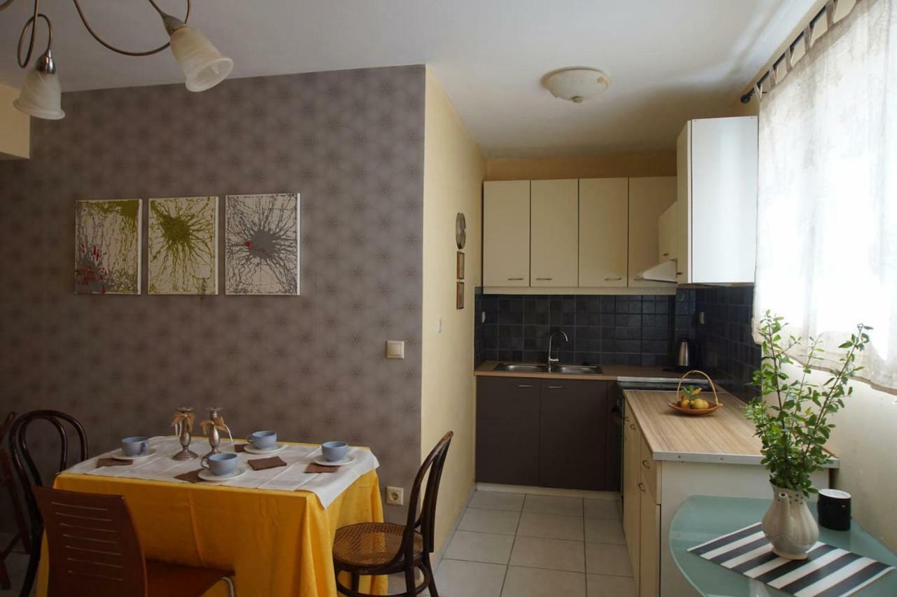 Christinas Garden Apartment Patras Exterior photo